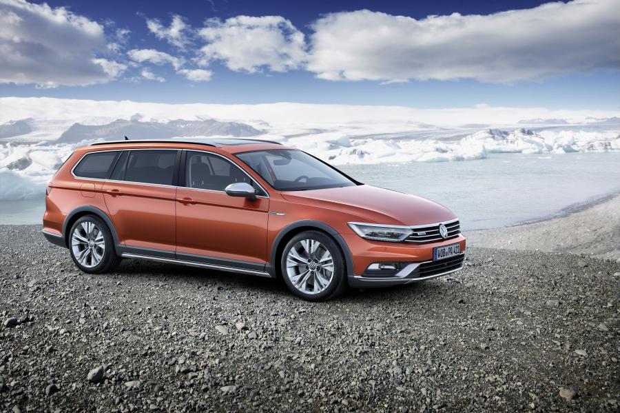  Volkswagen Passat Alltrack 2015 года  (фото 11 из 21)